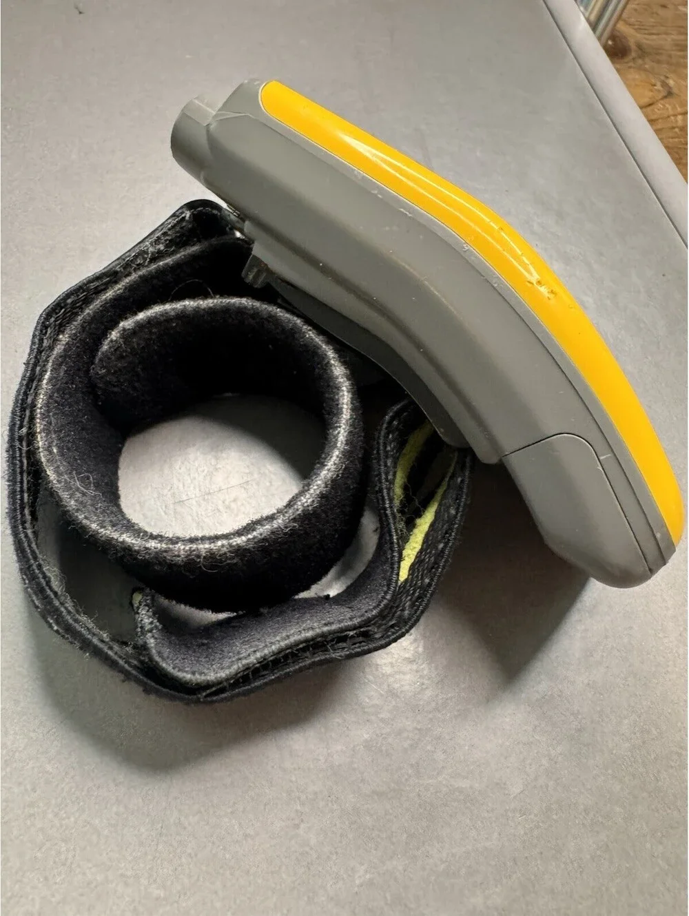 VTG Sony Sports Walkman FM/AM Portable Radio Yellow